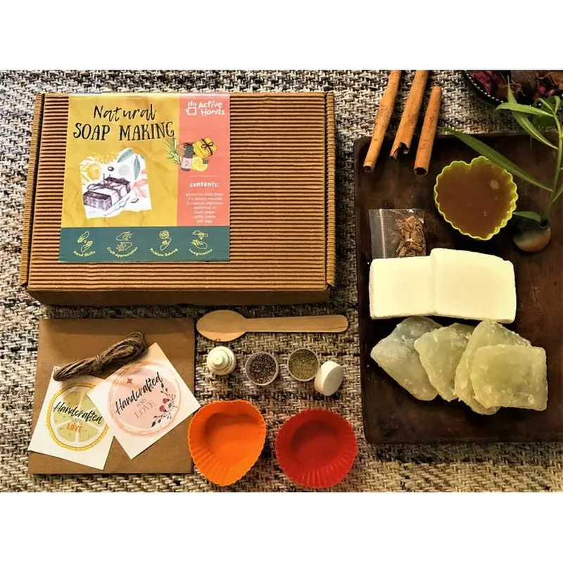 Active Hands Make Your Own Natural Soaps Kit With Moulds & Scents (7 Years Till Grown Ups) 1