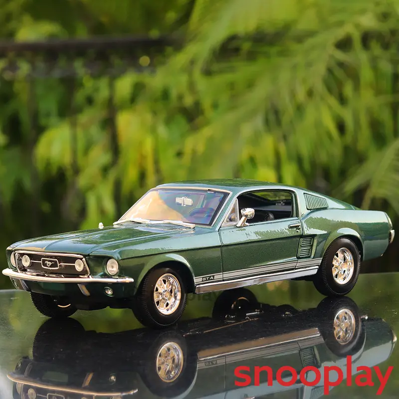 Maisto 1967 Ford Mustang Gta Fastback Diecast Car Model (1:18 Scale) 1