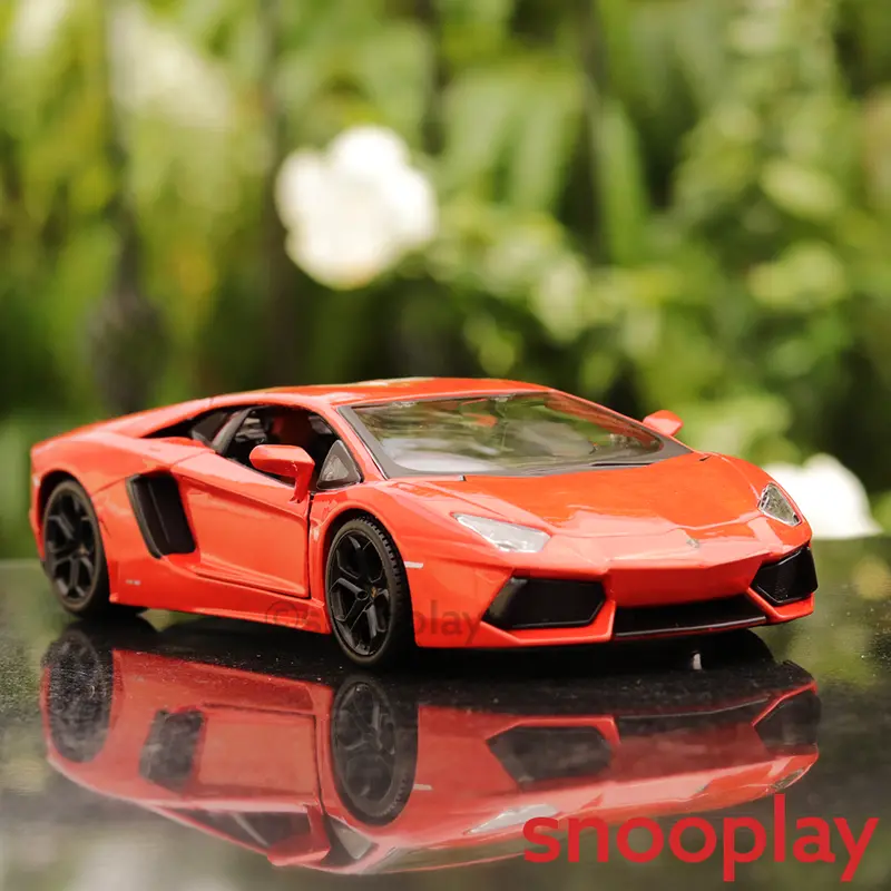 Original Licensed Lamborghini Aventador Coupe Diecast Car | 1:24 Scale Model 1