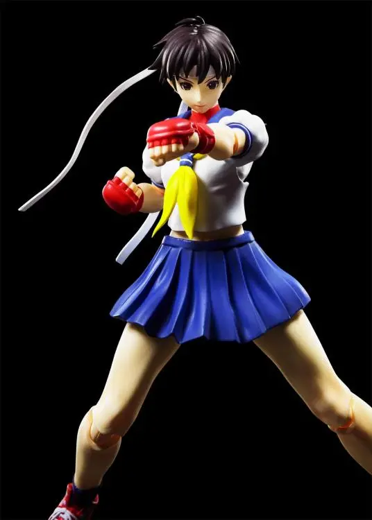 S.H. Figuarts Street Fighter V (5) Sakura Kasugano Action Figure 1