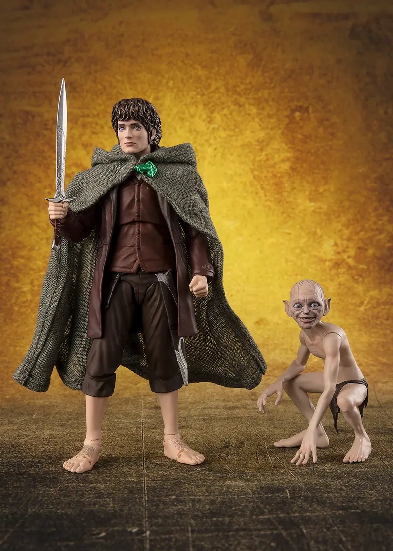 S.H. Figuarts The Lord Of The Rings: The Fellowship Of The Ring Frodo Baggins And Gollum Set Action Figure 1