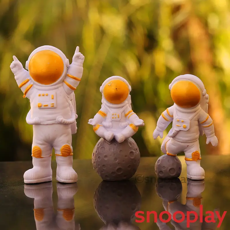 Set Of 3 Astronaut Figures (9 Years Till Grown Ups) 1